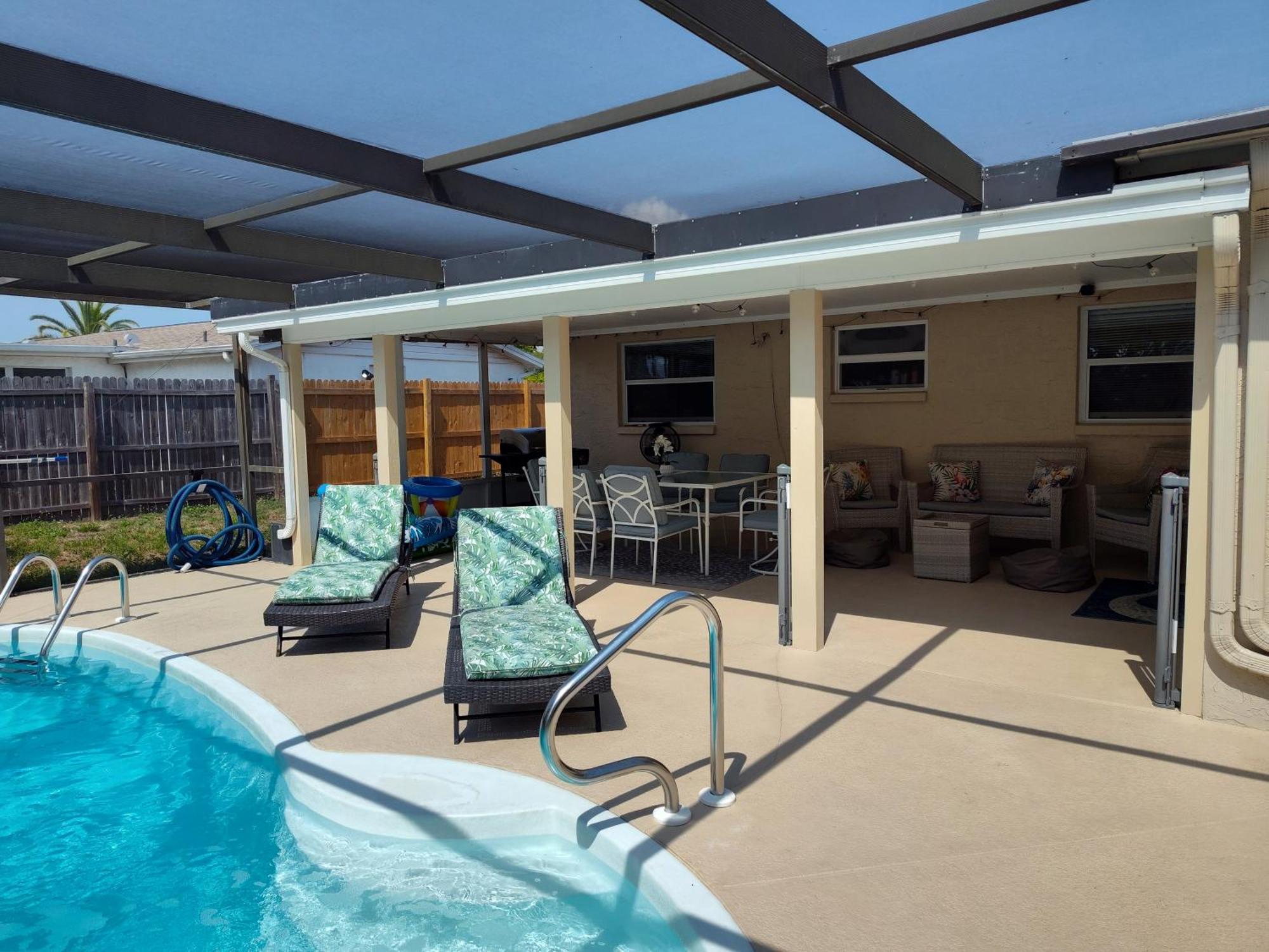 Heated & Screened In Pool Port Richey Exterior photo
